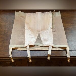 Vintage Warner’s Le Gant Veil of Youth Girdle